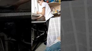 нахожусь в комнате в которой 60° ГРАДУСОВ!!!