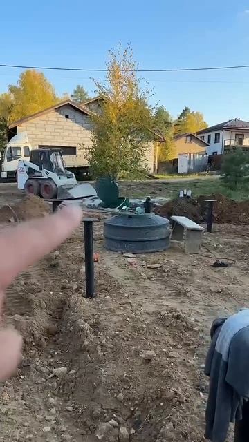 Копка септика и колодцев для кессона для скважины на воду траншей мини экскаватором в Екатеринбурге
