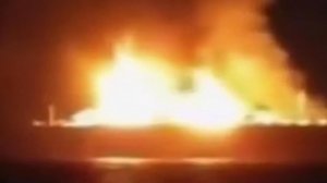 Украина атаковала российский газовоз "Арктик Метагаз" безэкипажными катерами.