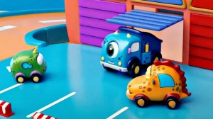 МАШИНКИ МОКАС ПОСТРОИЛИ ГОНОЧНЫЙ ТРЕК! 🏁🚗 Игрушки УСТРОИЛИ ГОНКИ из кубиков и карандашей! ✏️😱