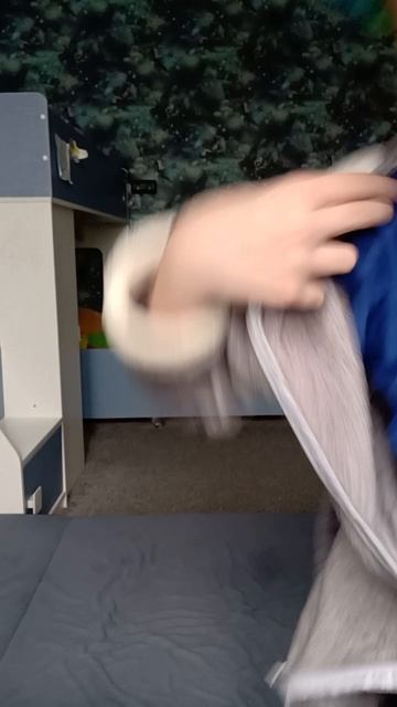 Учитель пьёт бутылку на физкуртуре 2