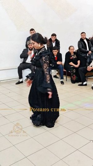 🔥Цыганочка красиво танцует🔥#красавица#ябьяв#цыганская#свадьба#2025#роскошная#шукарни#романо#cтиль