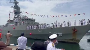 Подлодка США у берегов Шри-Ланки потопила иранский фрегат, возвращавшийся с парада в Индии

▪️Америк