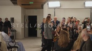 Показ женской коллекции Stella McCartney осень-зима 2025-2026