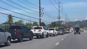 На автозаправках в Таиланде выстраиваются огромные очереди