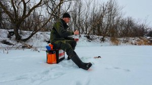 ПО ВЕСЕННЕМУ ЛЬДУ, НА МОРМЫШКУ И БАЛДУ! Рыбалка весной.