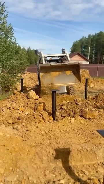 Услуги мини-погрузчика в Екатеринбурге и области Компания «УралМиниТех»  #стройка #construction