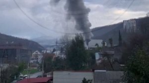 В Сочи загорелись два частных дома