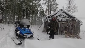 ПРОБИРАЮСЬ СКВОЗЬ СТУЖУ К ИЗБУШКЕ ДЕДА КОТОРОЙ  50 лет. РЫБАЛКА НА ЖЕРЛИЦЫ. РЫБАЛКА НА ОЗЕРЕ