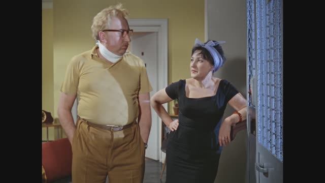 И голова без мозгов! Фрагменты из фильма ″Операция «Ы» и другие приключения Шурика″. 1965 г.