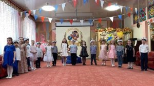 Песня "С праздником весенним!" Группа №9 "Ягодки"