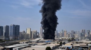 Иранские ракеты и беспилотники бомбят Дубай. Несколько снарядов прилетело в посольство США