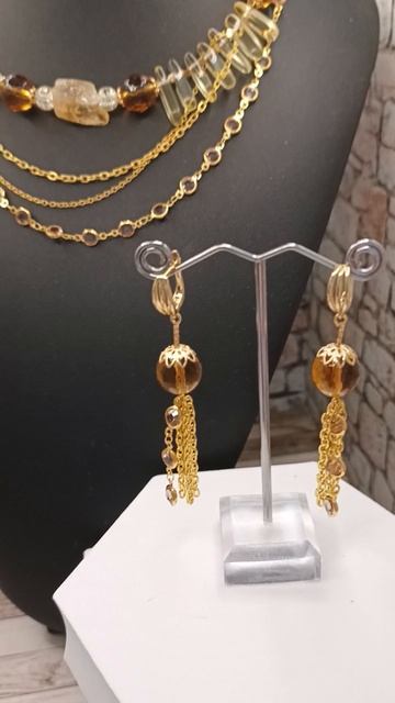 Колье -чокер, и серьги из бусин цитрина