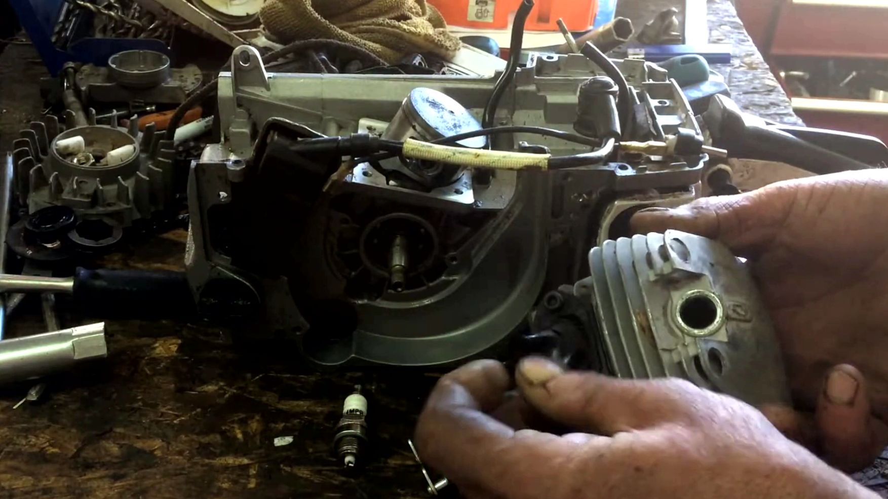 Бензопила стабильно не заводится!!!-"Сосёт"деньги!(