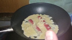 Жареные крабовые палочки с яйцом, готовка
