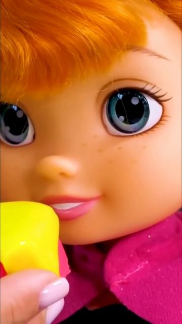 Сладкий тест-драйв! Печенье проходит проверку у Эльзы и Анны 😋🍪#холодноесердце #длядетей #shorts