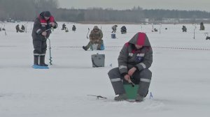 На оскольском водохранилище прошли соревнования по подледной рыбалке среди сотрудников ОЭМК
