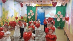 8 Марта. Танец с сердцами.