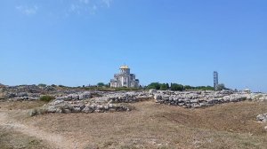 На прибрежной зоне археологических раскопкок города Херсонес Таврический оборонительные сооружения