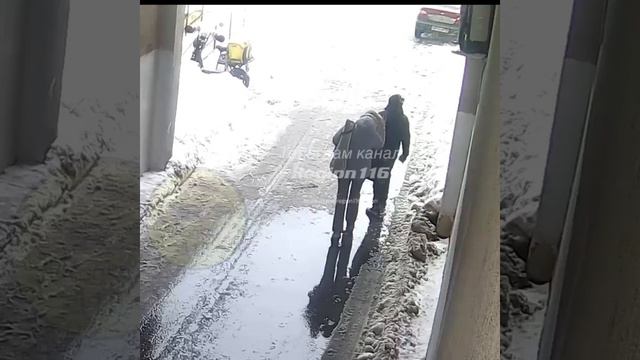 Чудом выжили от снега