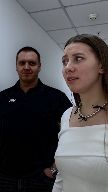 То самое чувство, когда сильно опаздываешь на работу, но на календаре 8 марта