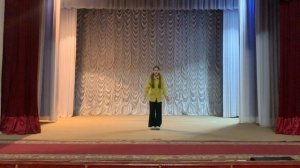 Снежко Дарья читает стихотворение В.Маяковского "Необычайное приключение"