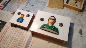 №2- Заложил фигурки в разделительные доски.