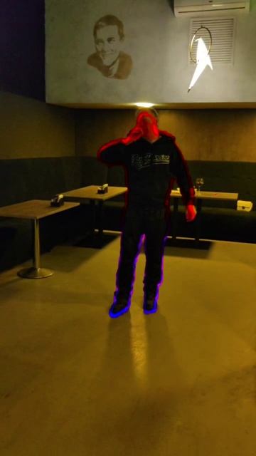 Пение в караоке баре .mp4