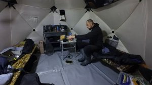 КАРАСЬ НА ЭТОМ ОЗЕРЕ ДУРОМ ИДЁТ. УСТАЛИ ТАСКАТЬ