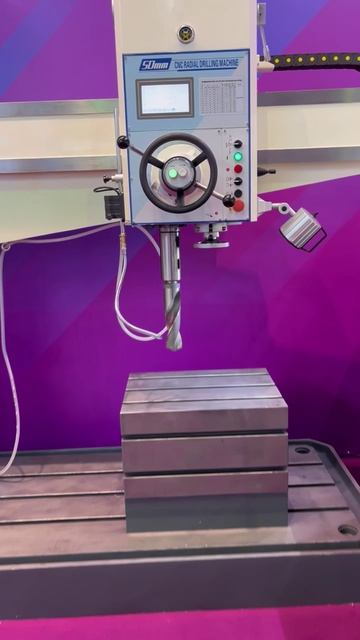 Радиально-сверлильный станок ZK3050