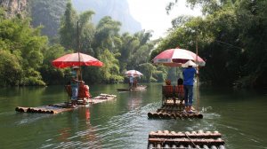 Самая невероятная прогулка в Китае. Бамбуковый плот среди карстовых гор Яншо