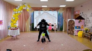 ВОЛК ЛОВИТ КОЗЛЯТ