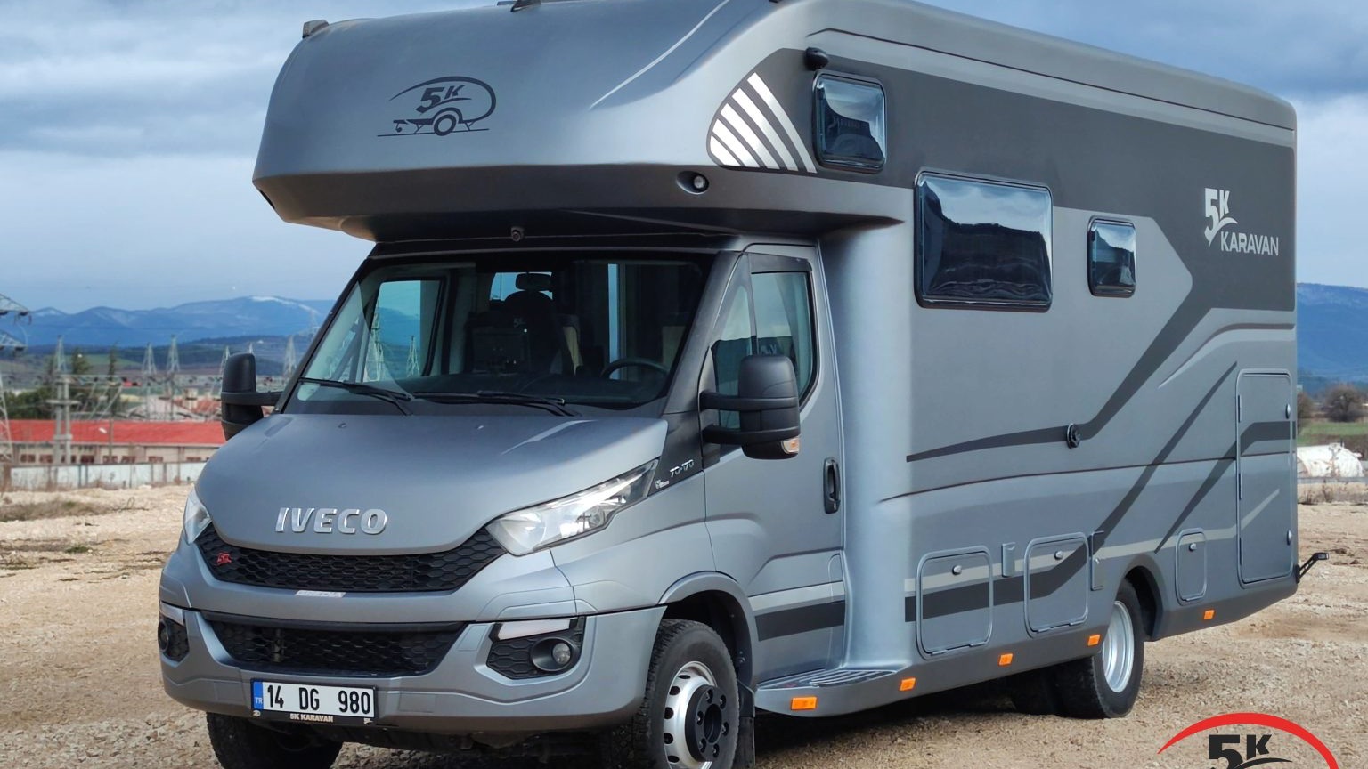 Автодом - монокок. Как сделано внутри.