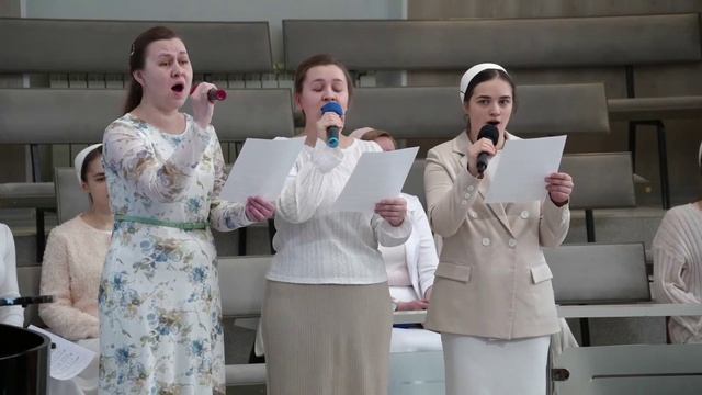 В том краю у реки берега не сойдутся..