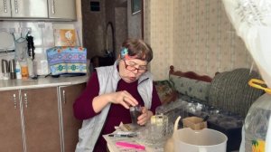 Семена, от коллекционеров, все проклюнулись. Все посею в отдельные стаканы.