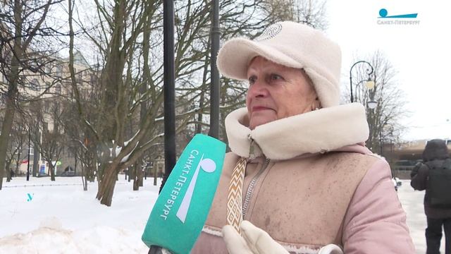 Какой необычный подарок вы делали или получали на 8 марта? Опрос на улицах Петербурга