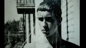 КАПЛИ ПО КАРНИЗАМ.mp4  #любовьидождь #поддождём #день_солнца_и_дождя #школьныегоды #перваялюбовь