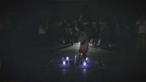 Танцовщица фламенко на этническом концерте в музее