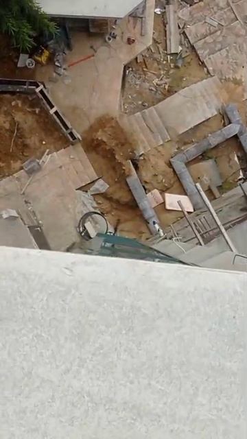 Полностью застраиваем берег реки.