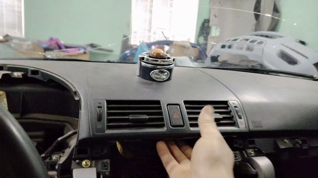 Mazda 3 bk Снятие центральной накладки торпеды с воздуховодами