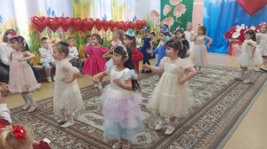 8 МАРТА. Танец "Модницы"