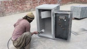 Изготовление небольшого сейфа. Пакистан