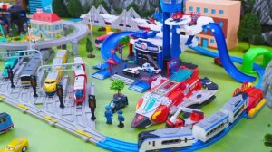 Поезда! Детская огромная железная дорога! Давай играть вместе!