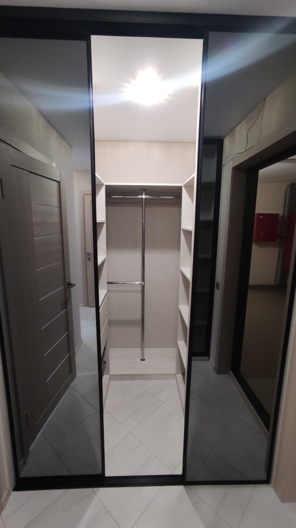 Кэролайн - шкаф купе гардеробная, фасад зеркало на заказ в Москве, Владимиире, Иваново.