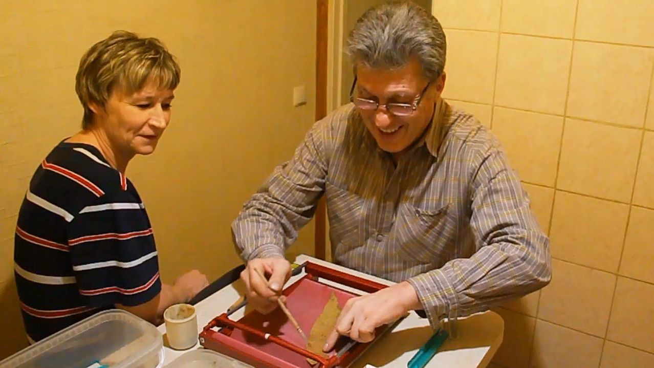 СИГАРНЫЙ СТАНОК: КРУЧУ СИГАРКИ ИЗ ЛИСТА НОВОГО УРОЖАЯ - 9 лет назад! «Сады порока» 2 сезон 5-3 серия