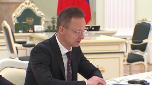 На улицах Украины идет охота на людей, заявил глава МИД Венгрии.