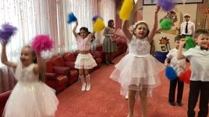 Танец "Мир - это главное слово на свете!"