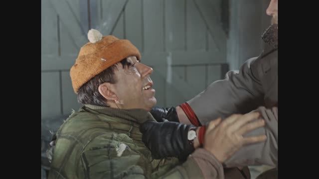 Проклятый расхититель! Фрагменты из фильма "Операция «Ы» и другие приключения Шурика". 1965 г.