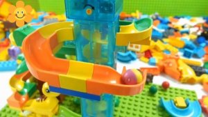 Залипательное видео с шариками для детей, используем:машинки,шарики,Лего детям. #дети #видеодлядетей