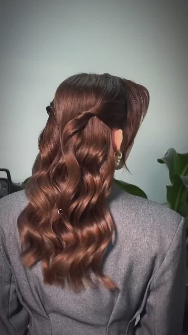 Самая запрашиваемая прическа у невест #прическа #укладка #волосы #мальвинка